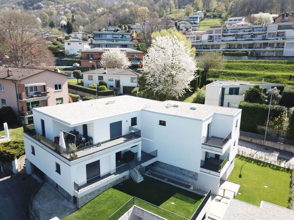 Neue und helle 5,5 Zimmer-Wohnung mit Garten - Bild 1