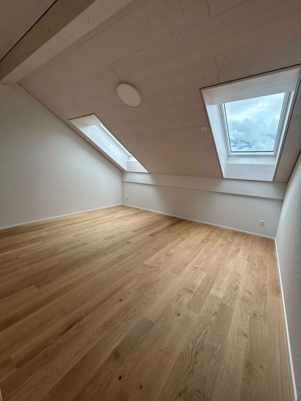 ERSTVERMIETUNG: Traumhafte Dachwohnungen im ruhigen, ländlich geprägten Thierachern bei Thun - Bild 10