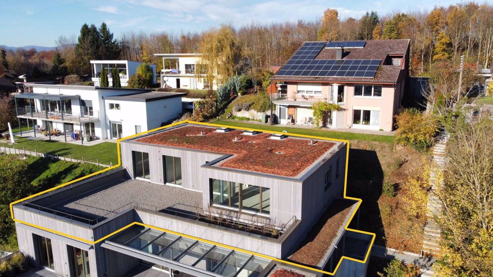 Attikawohnung mit grosser Terrasse inkl. zwei Tiefgaragenparkplätzen an ruhiger Lage. - Bild 2