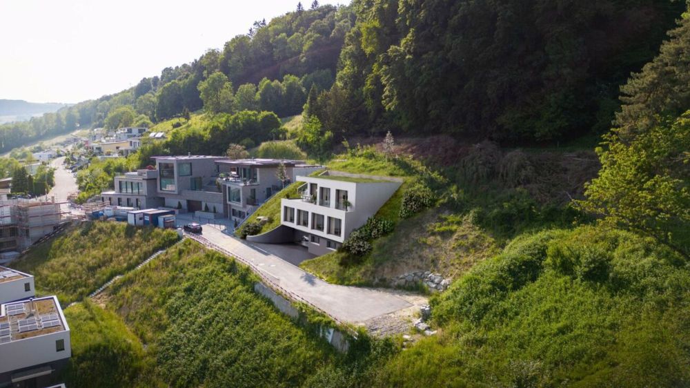 Wo Luxus auf Lebensqualität trifft: Ihr Haus der Extraklasse mit unverbaubarer Panorama-Aussicht - Bild 2