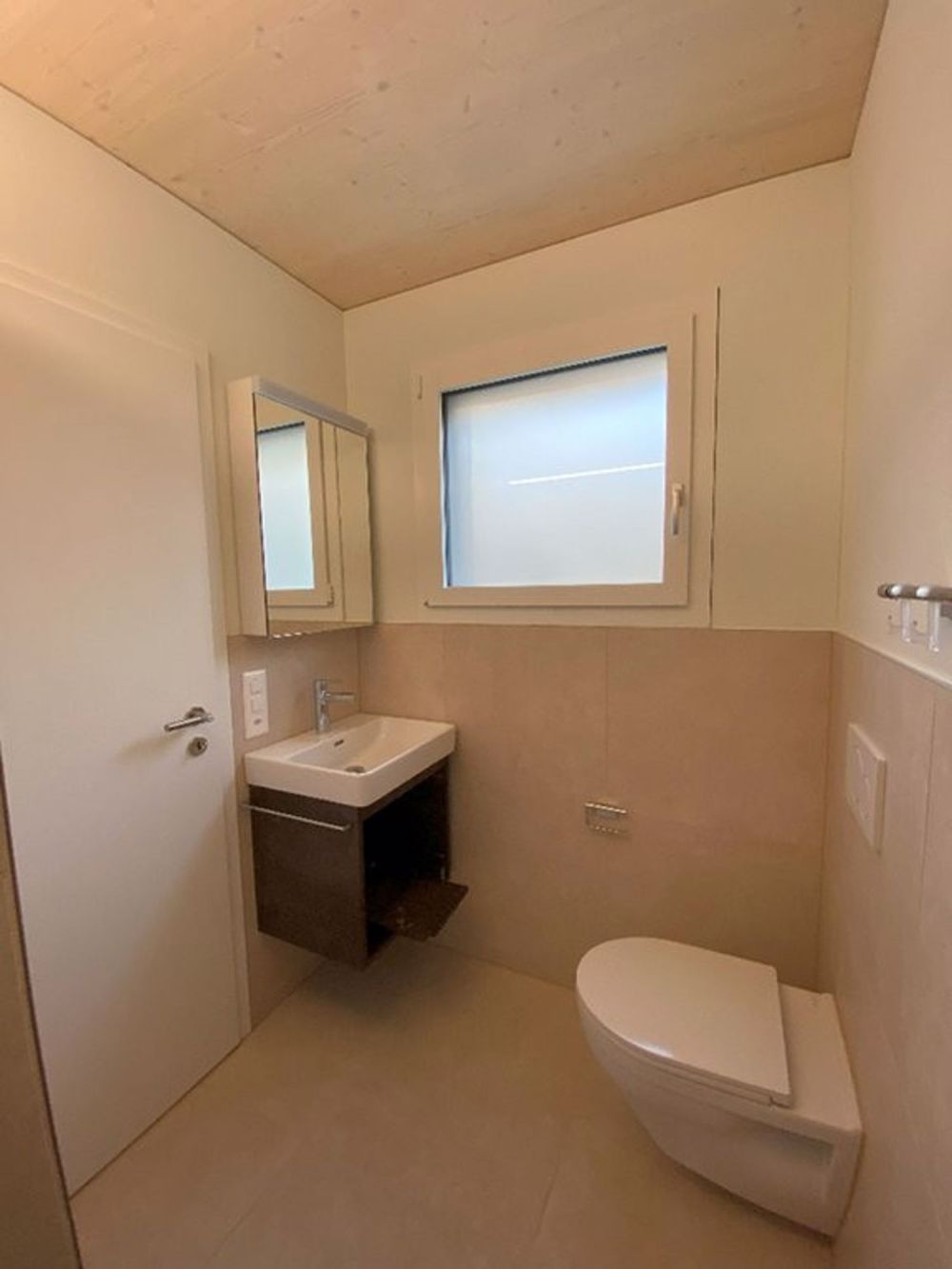 Neu Erstbezug 5.5 Einfamilenhaus mit Garten rund ums Haus - Bild 10