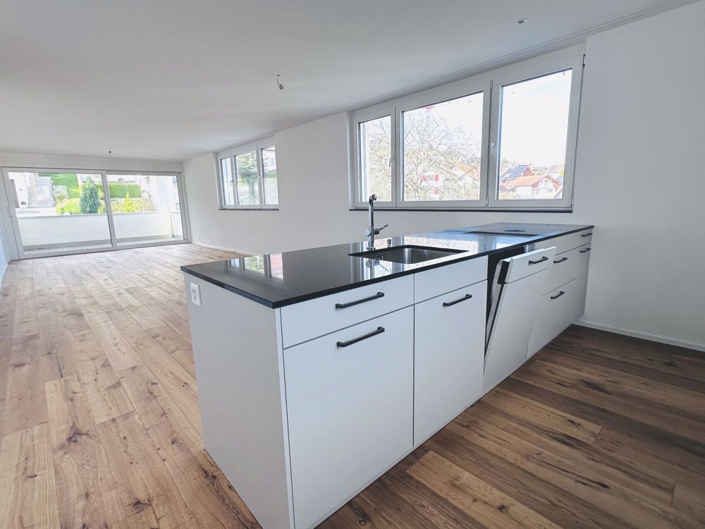 Einzigartige Gelegenheit: Stilvolle 4.5-Zimmer-Wohnung am Dorfrand von Heiden AR - Küche - Insel