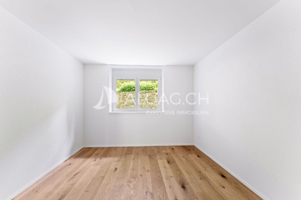 NEUBAU HIGHLIGHT - 4.5 ZIMMER MIT BALKON - Ein weiteres Zimmer mit vielen Einrichtungsoptionen ideal nutzbar als Kinderzimmer oder Gästezimmer