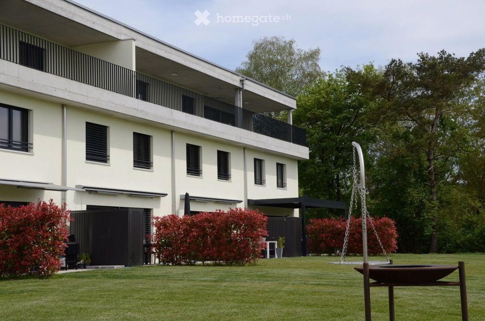 Moderne 5.5-Zimmer-Attikawohnung mit atemberaubendem Ausblick in Busswil BE - Bild 1