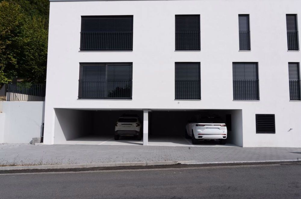 Neubau außerhalb des Marktes Gampelen - Bild 2