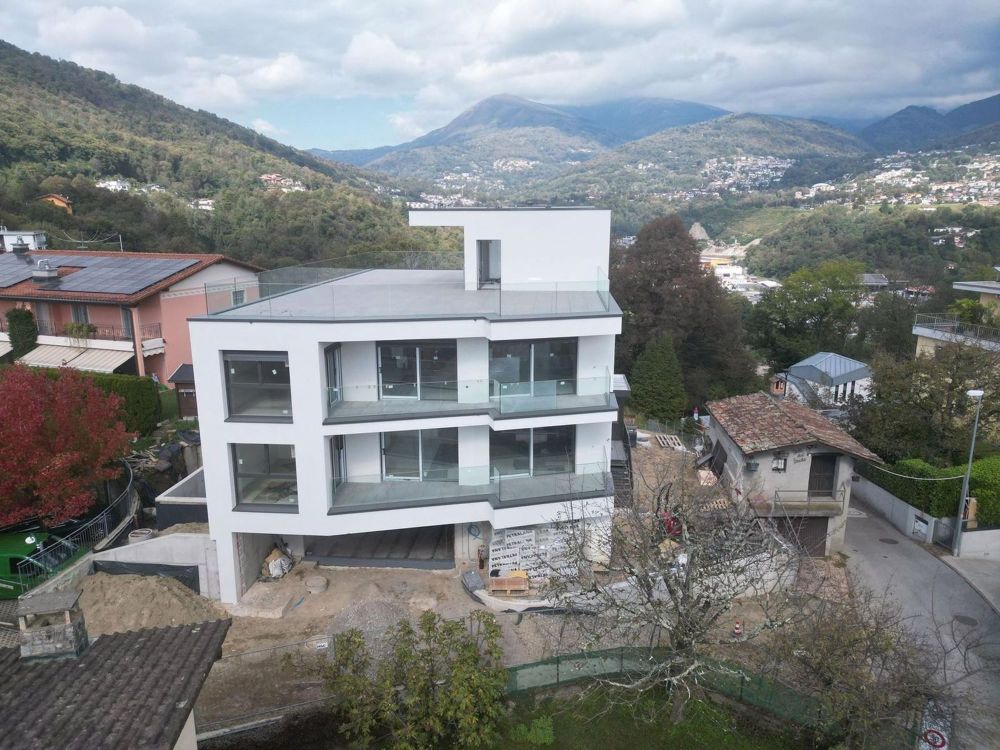 CANOBBIO – DACHGESCHOSS IN RESIDENZ RHOSE, DIE PERFEKTE VERBINDUNG ZWISCHEN NATUR UND KOMFORT - Bild 2