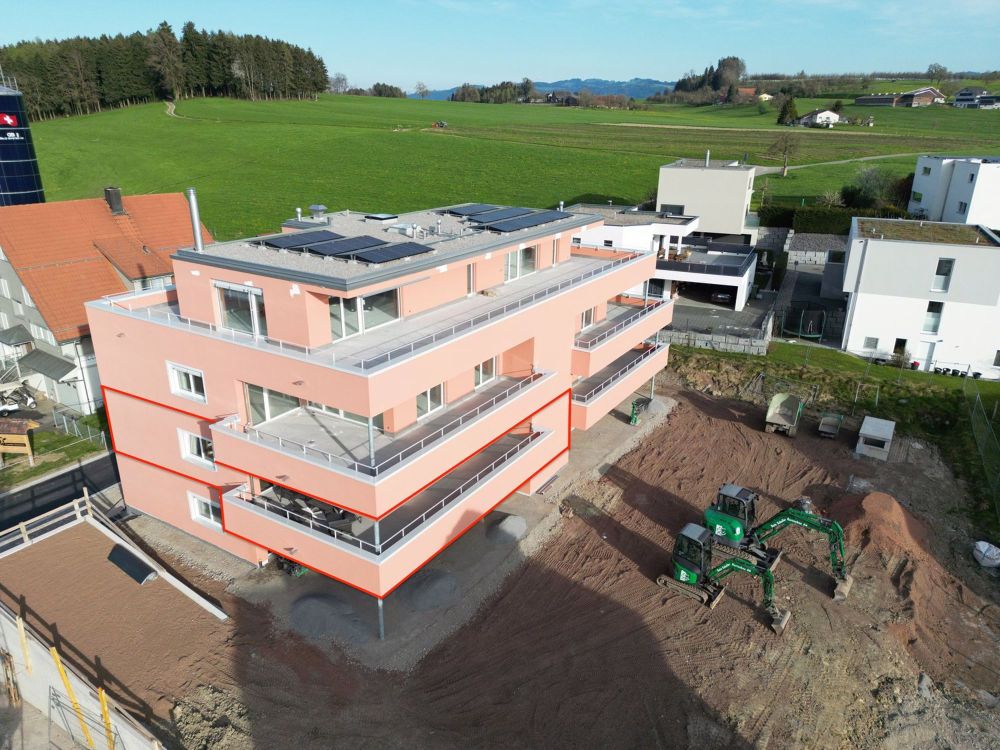 Moderne 4.5-Zimmer-Wohnung mit grossem Balkon in Lömmenschwil - Bild 1