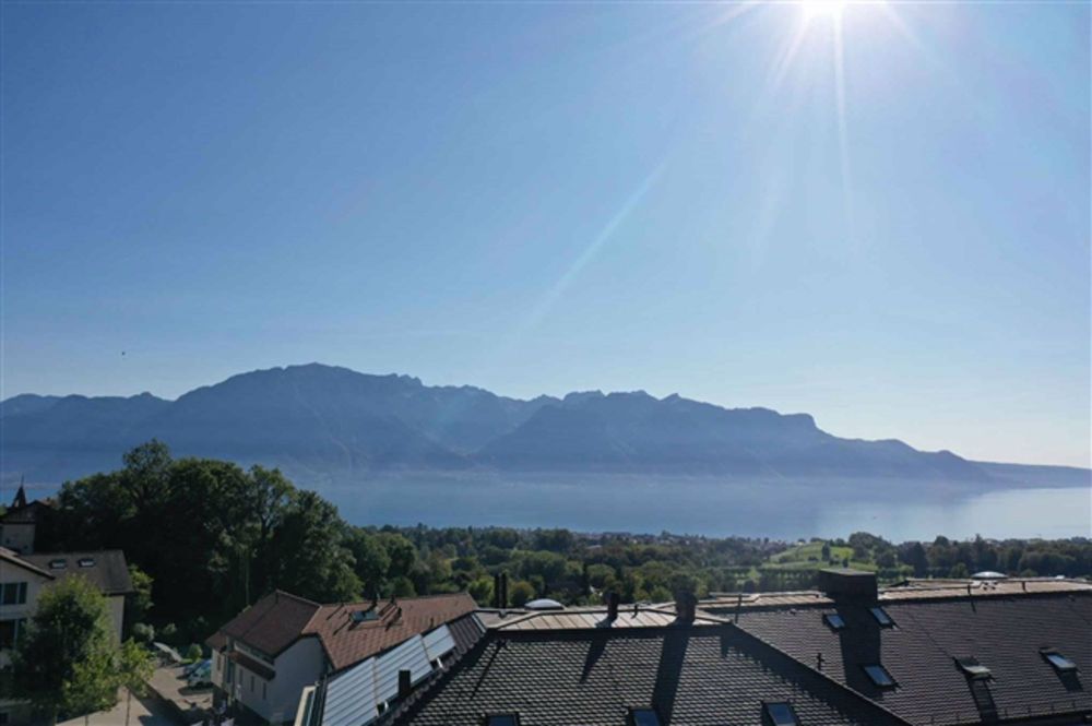 Neu Neue 4.5 Zimmerwohnung mit Seeblick - Bild 2