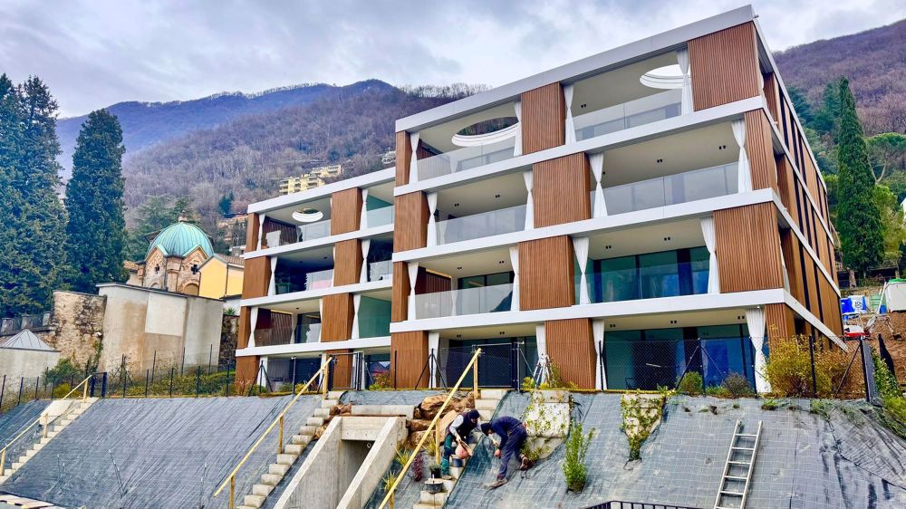 DIRECTLY ON THE LAKE - LUXURIOUS APARTMENTS WITH PRIVATE BEACH - Bild 1