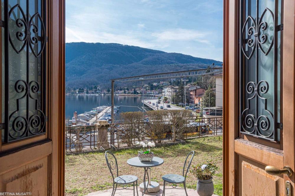 PONTE TRESA – SEEBLICK, ZWEI SCHRITE VOM BAHNHOF UND VON DER GRENZE ZU ITALIEN - Bild 2