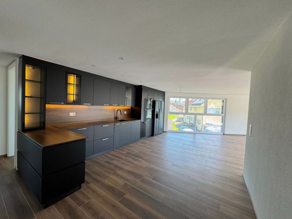 Moderne Neubauwohnung zur Erstvermietung in Top Lage von Men - Bild 1