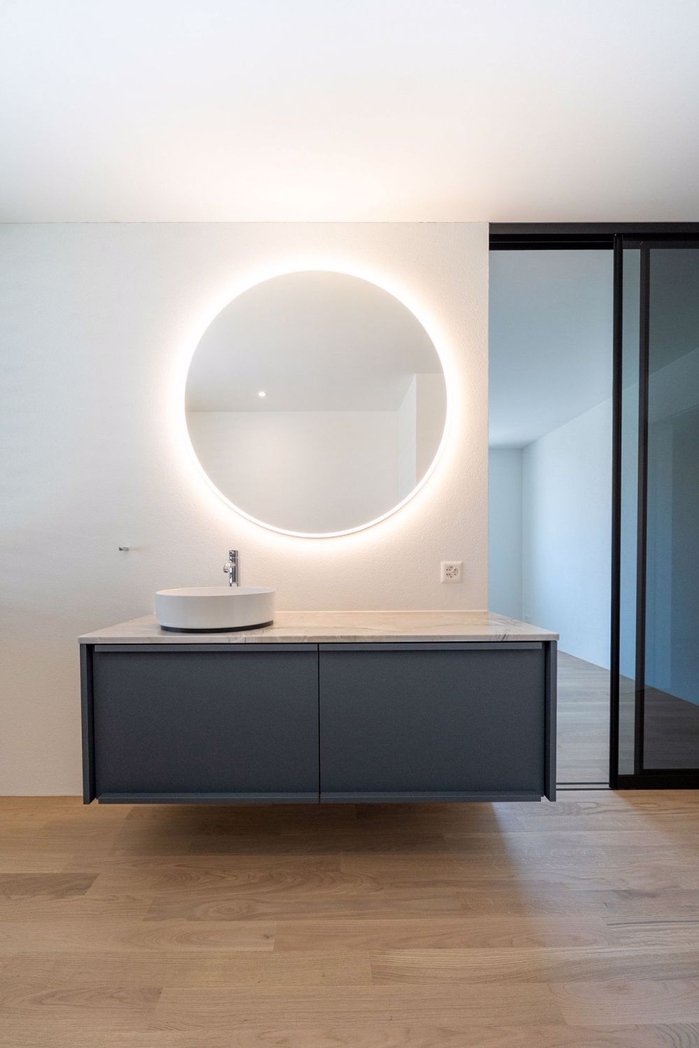 Modern ausgebaute 4.5-Zimmer Wohnung mit gedecktem Sitzplatz - Bild 5