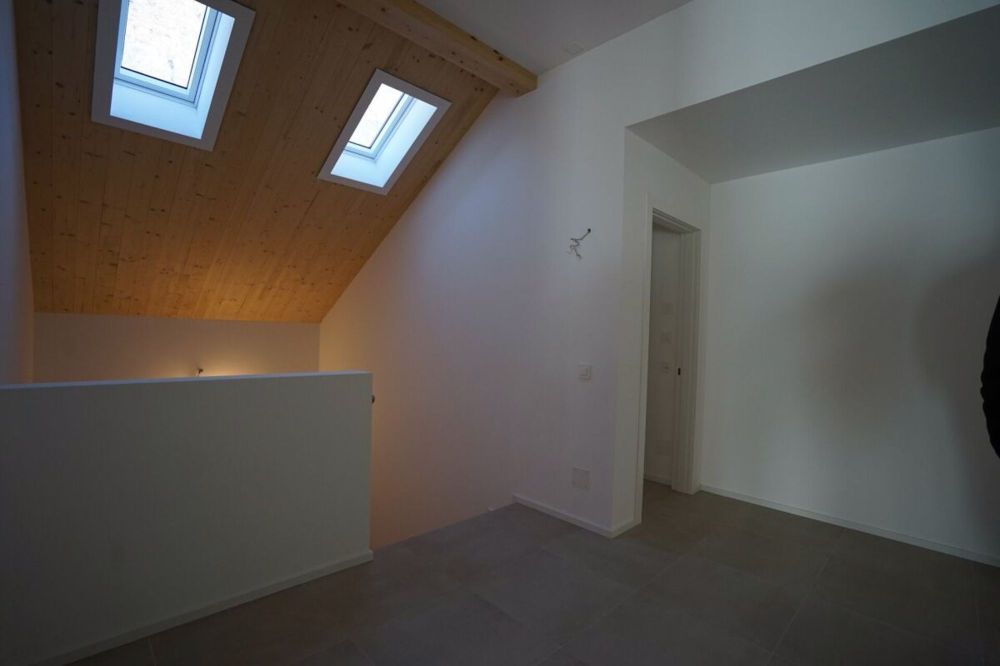 Schönes Dachgeschoss von 3,5 Zimmern in neuer Bauweise - Bild 7