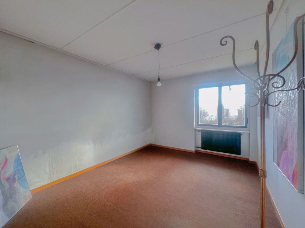 Entwicklungsfähiges Einfamilienhaus mit grossem Grundstück in Dübendorf - Bild 4