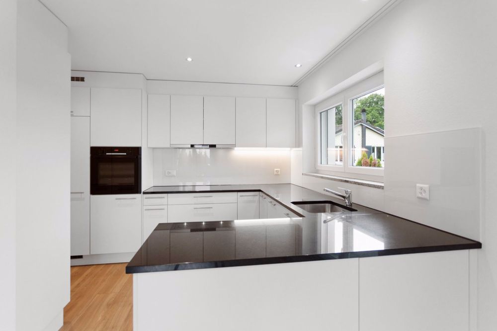 Neues freistehendes und sonnenverwöhntes Wohnparadies - Moderne Küche