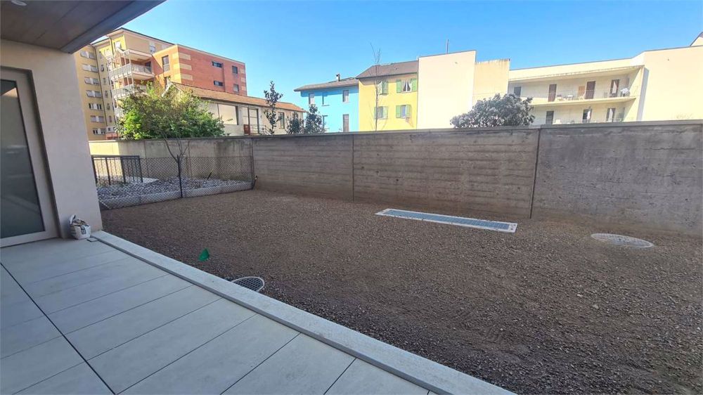 CHIASSO: NUOVO ELEGANTE 2.5 LOC CON AMPIO GIARDINO - Bild 6