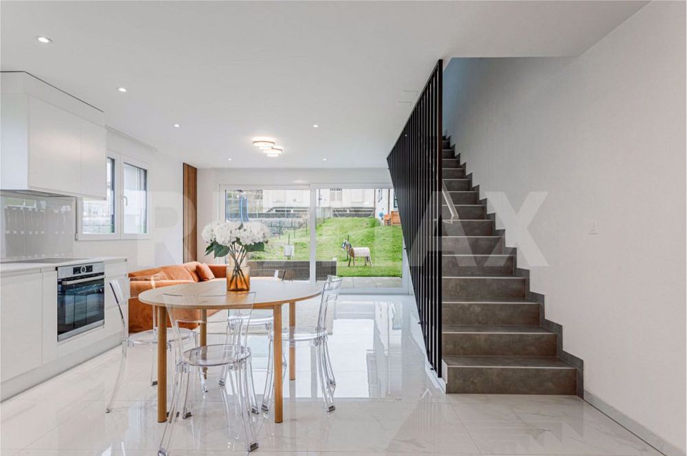 Parfaite pour votre petite famille! Jolie villa mitoyenne de 4,5 pièces, MINERGIE et faibles charges - Bild 2