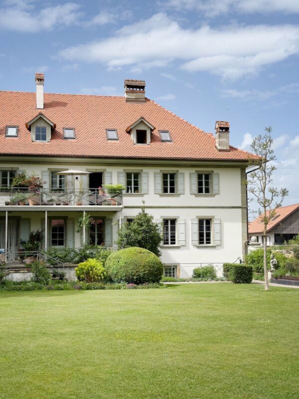 Einzigartige 4-Zimmerwohnung mit zahlreichen Annehmlichkeiten im Schlosspark Courgevaux - Bild 3