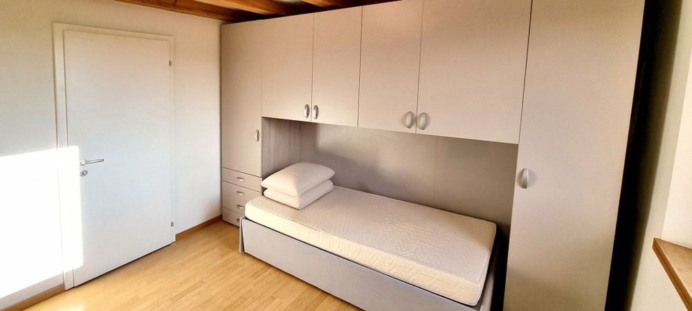 Seltenes 4-Zimmer-Haus mit separatem Raum und Seeblick renoviert - Bild 12