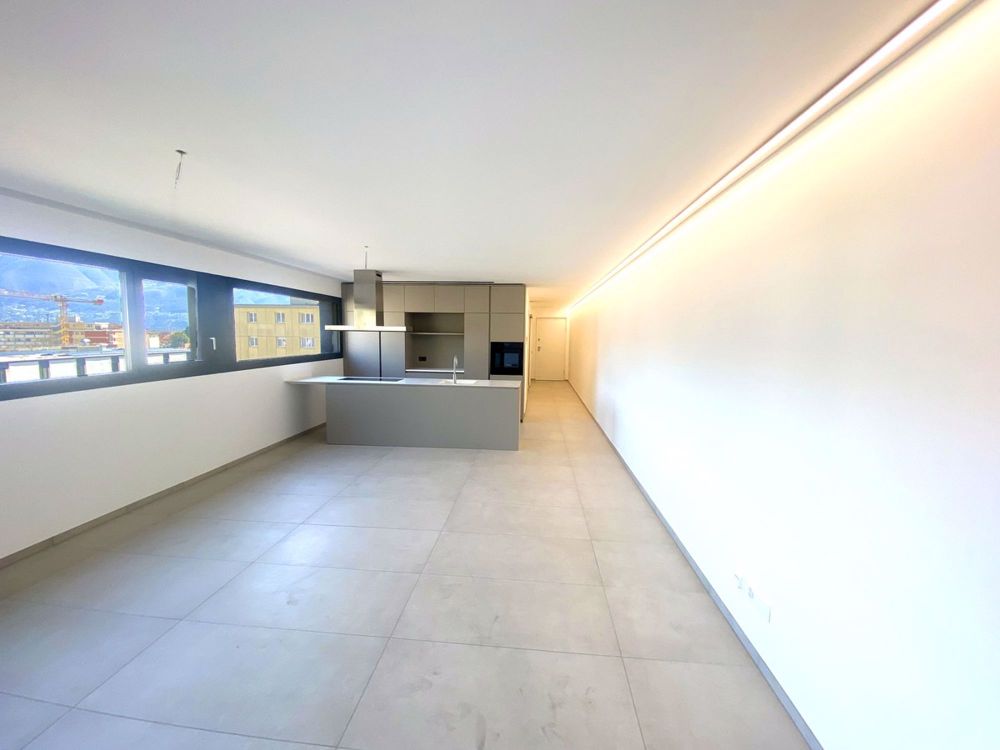 Neueste 2,5-Zimmer-Wohnung in mittlerem bis hohem Standard mit überdachter Terrasse - Bild 5