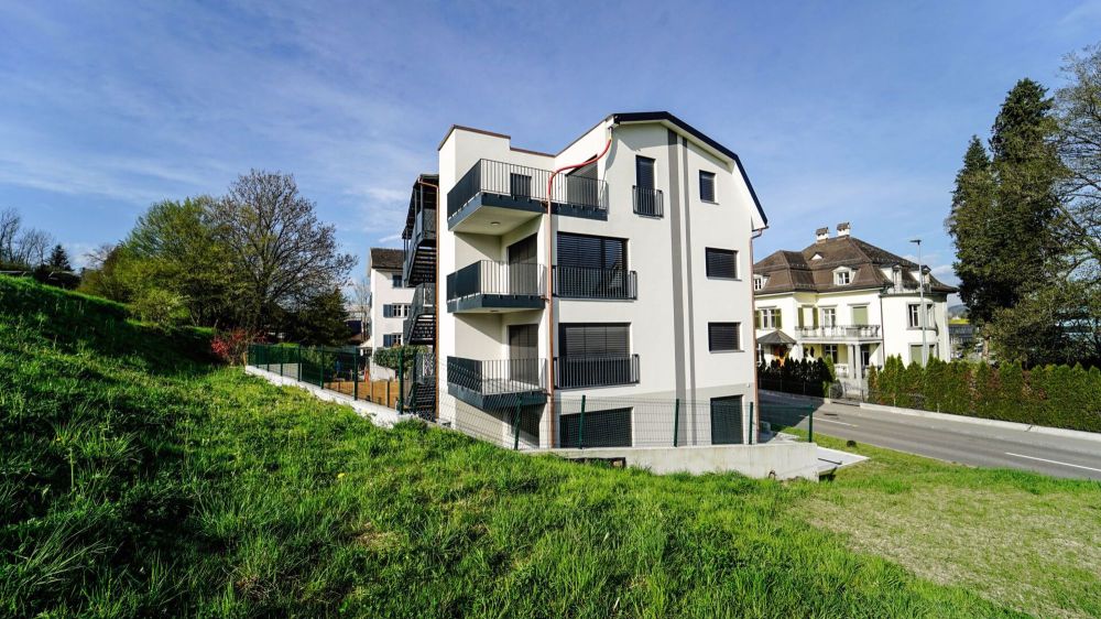 Stilvolle 3.5-Zimmer-Wohnung mit Balkon und grünem Ausblick - Bild 2