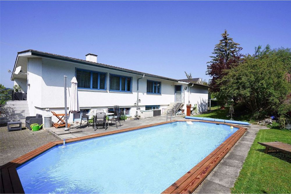 Zweifamilienhaus mit Studio und tollem Garten - Bild 2