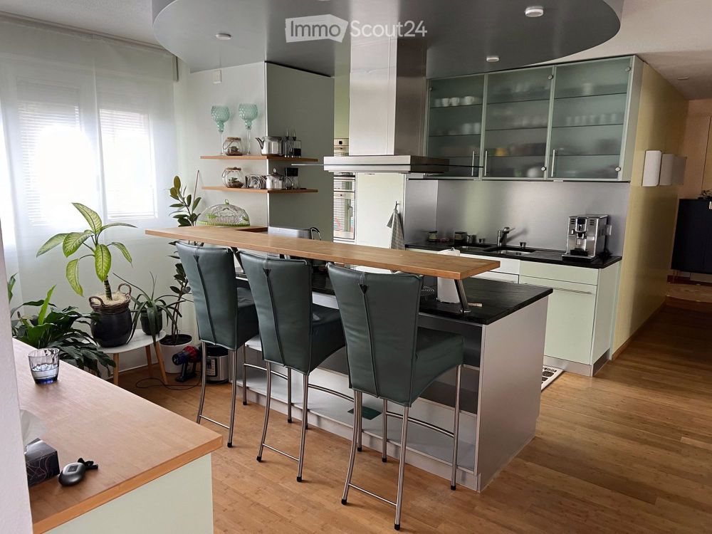 Moderne 5.5-Zimmer-Wohnung mit Balkon und Garage in Bern Bümpliz - Bild 3