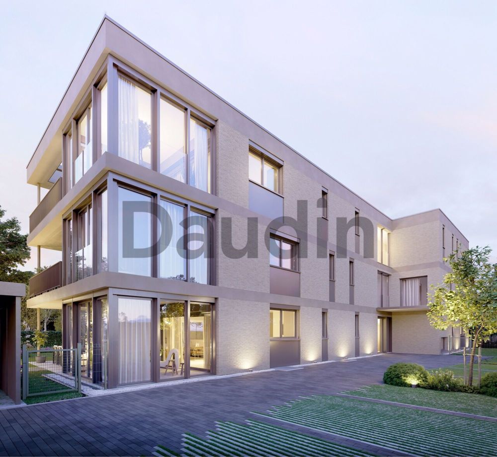 Neues Projekt - Dachgeschoss mit 6 Räumen und einer Gesamtnutzfläche von 268 m2 - Bild 1