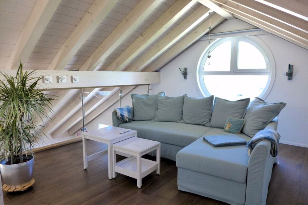 Neuwertige Dachwohnung mit Galerie - Bild 9