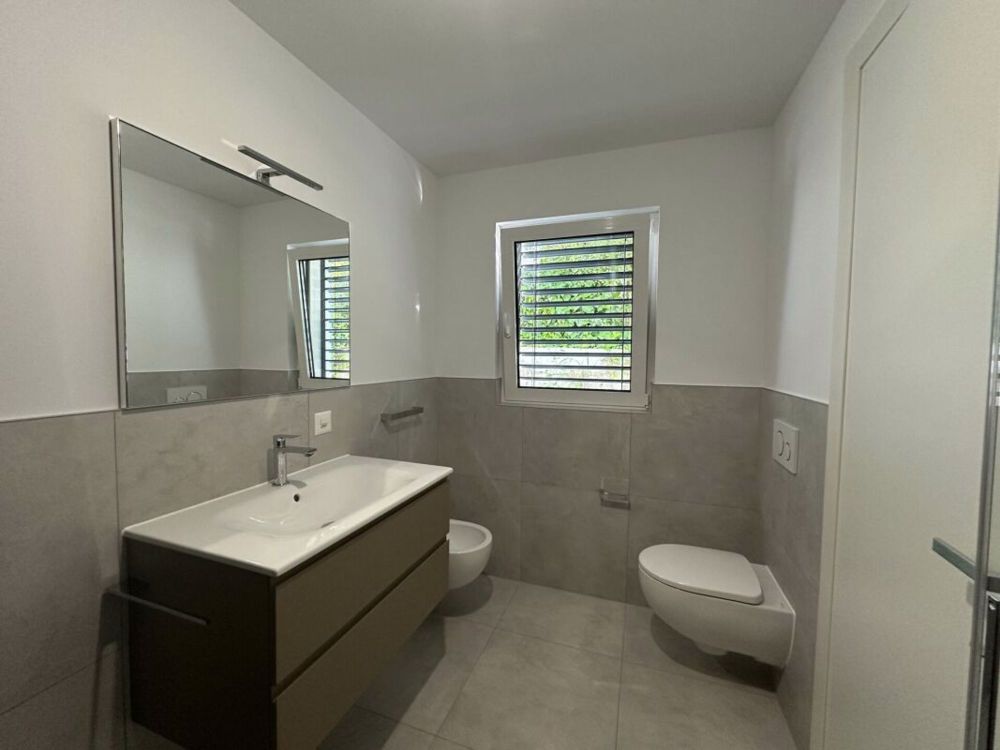 Neue und moderne 3.5-Zimmer-Wohnung mit privatem Garten und Terrasse in Mendrisio Arzo - Bild 8