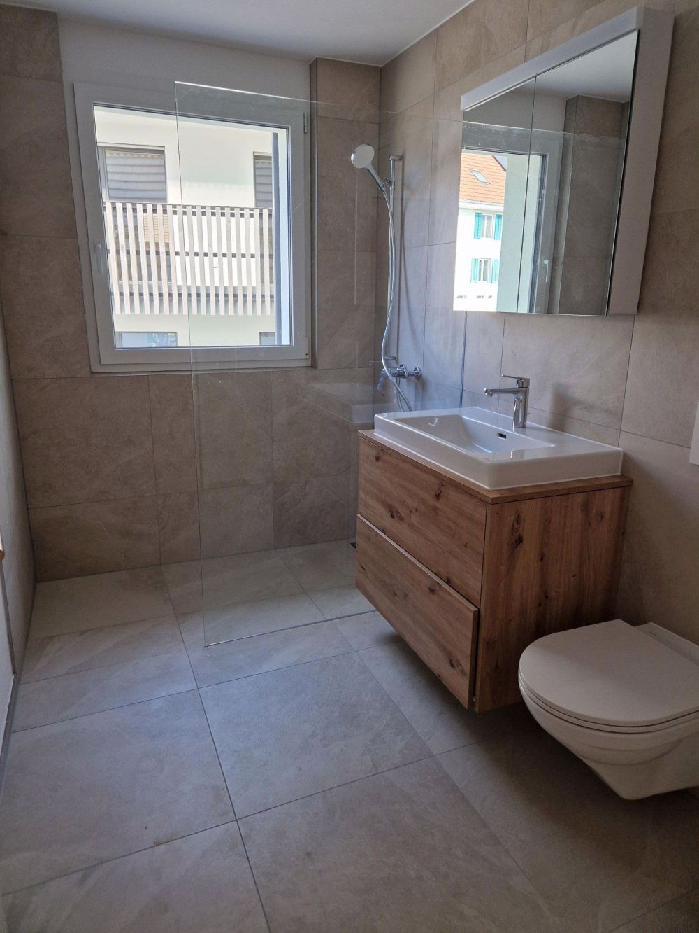 3.5 Zimmer Eigentumswohnung an zentraler Lage mit Blick Richtung Hüttwilersee - Bild 11