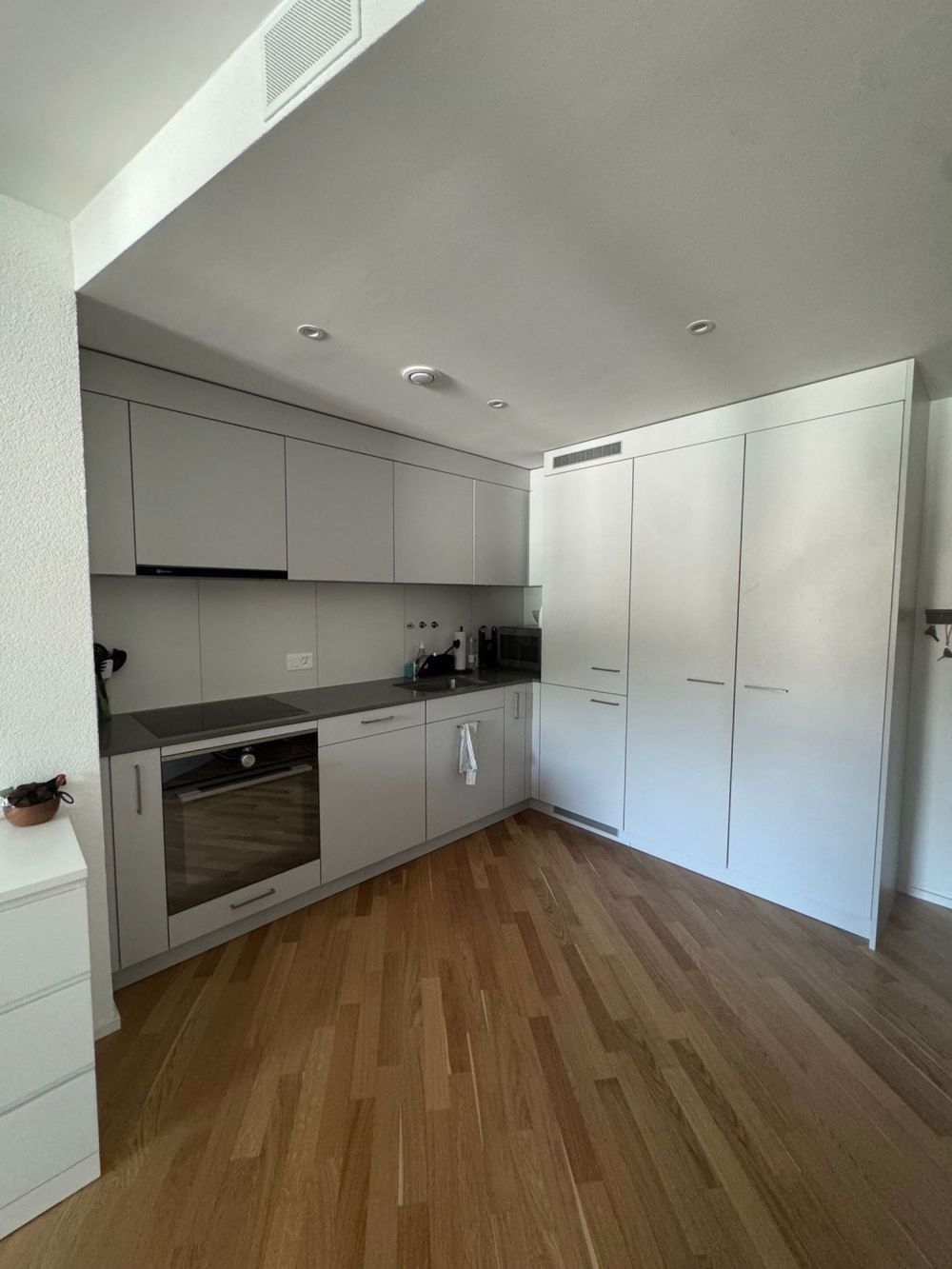 Moderne 2.5-Zimmerwohnung im Tower Münchenstein - Bild 4