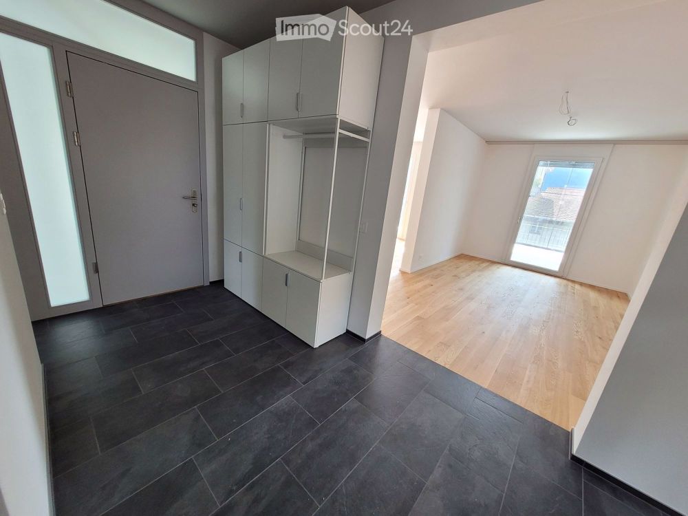 Grosse 5-Zimmer-Wohnung mit Wintergarten - Bild 7