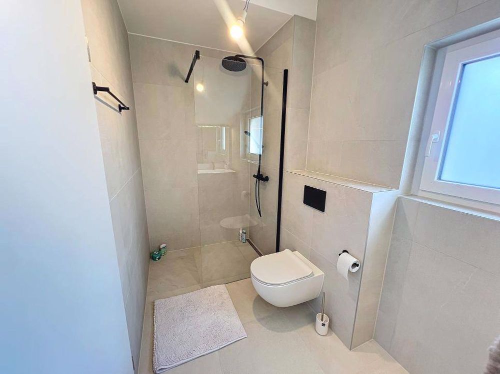 SEHR SELTEN! Schöne moderne 5.5-Zimmer-Villa! - Bild 9