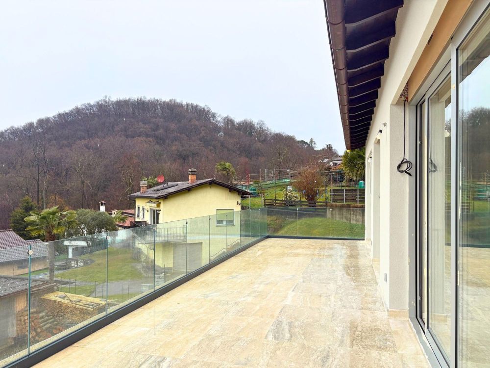 VIVERE NEL VERDE CON VISTA SULLE COLLINE E PISCINA - Bild 11