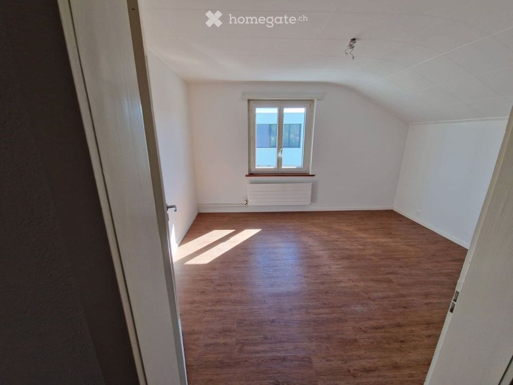 Freistehendes EFH, 30er-Zone mit grossem Grundstück - Bild 5