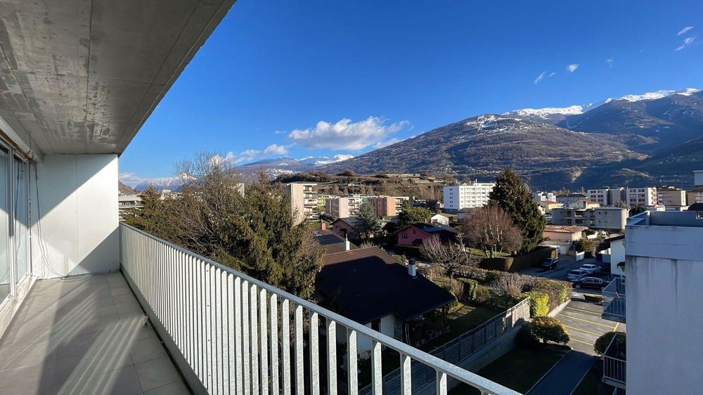 Prächtiges 4,5-Zimmer-Attikapartment mit großem Balkon - Bild 1
