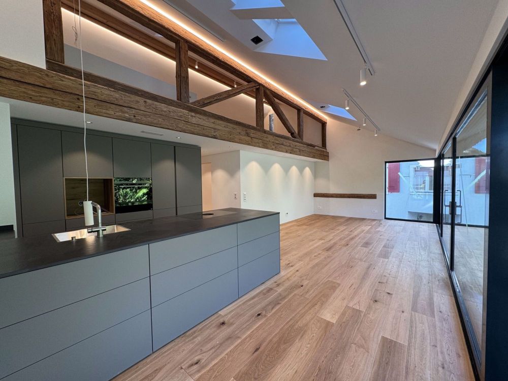 Sehr schöne und luxuriöse 4 1/2 - Zimmer Wohnung - Bild 1