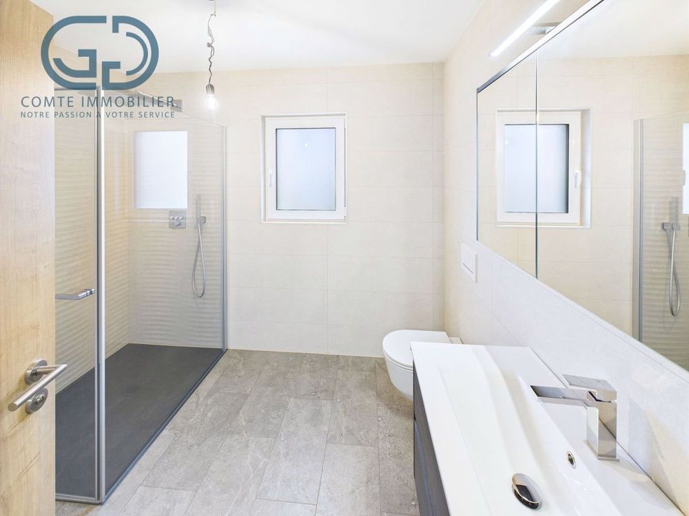 Maison individuelle neuve à Vendlincourt - Luminosité et efficacité énergétique - Bild 12