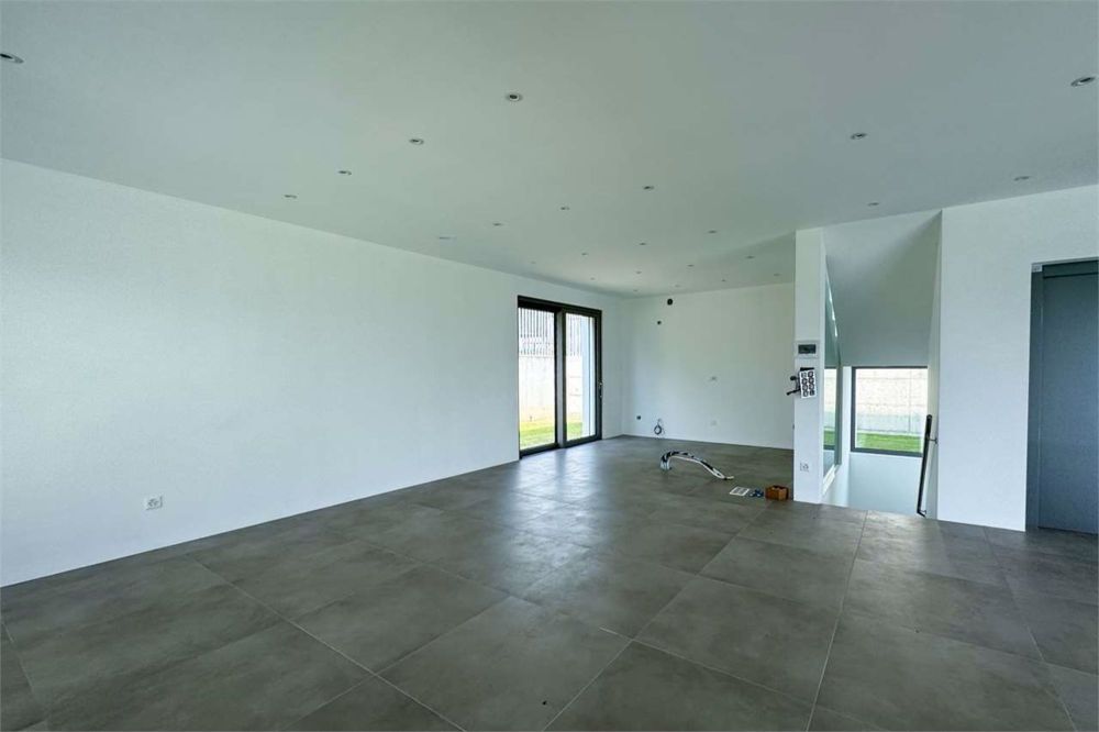 Villa Moderna con Piscina e Giardino a Gravesano - Bild 4