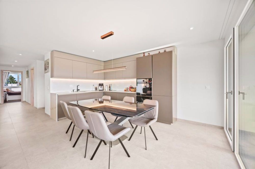 Prächtige moderne und luxuriöse 4,5-Zimmer-Wohnung - Coin à manger, cuisine