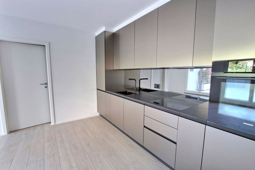 Logement spacieux avec très grande terrasse - Bild 2