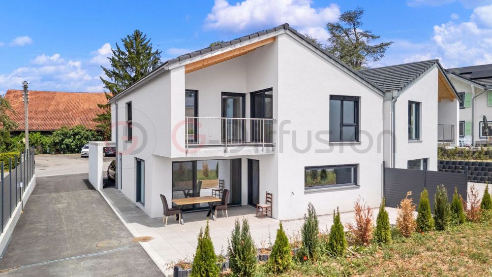 Prächtige Reihenhaus-Villa mit 5,5 Zimmern - Bild 1