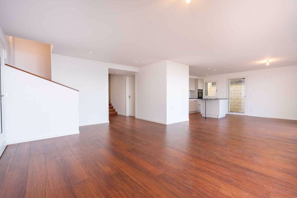 Propriété pieds dans l'eau avec ascenseur privatif, ponton privé et abri à bateau - Bild 3