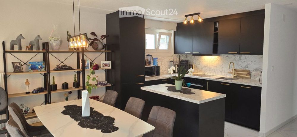 Komplett renoviertes 3.5-Zimmer-Juwel mit Panorama-Aussicht! - Bild 2