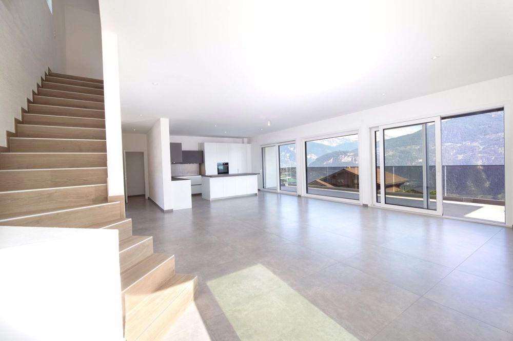 Villa neu erbaut und atemberaubend mit 6,5 Zimmern und Aussicht in Crans-Montana - Bild 2