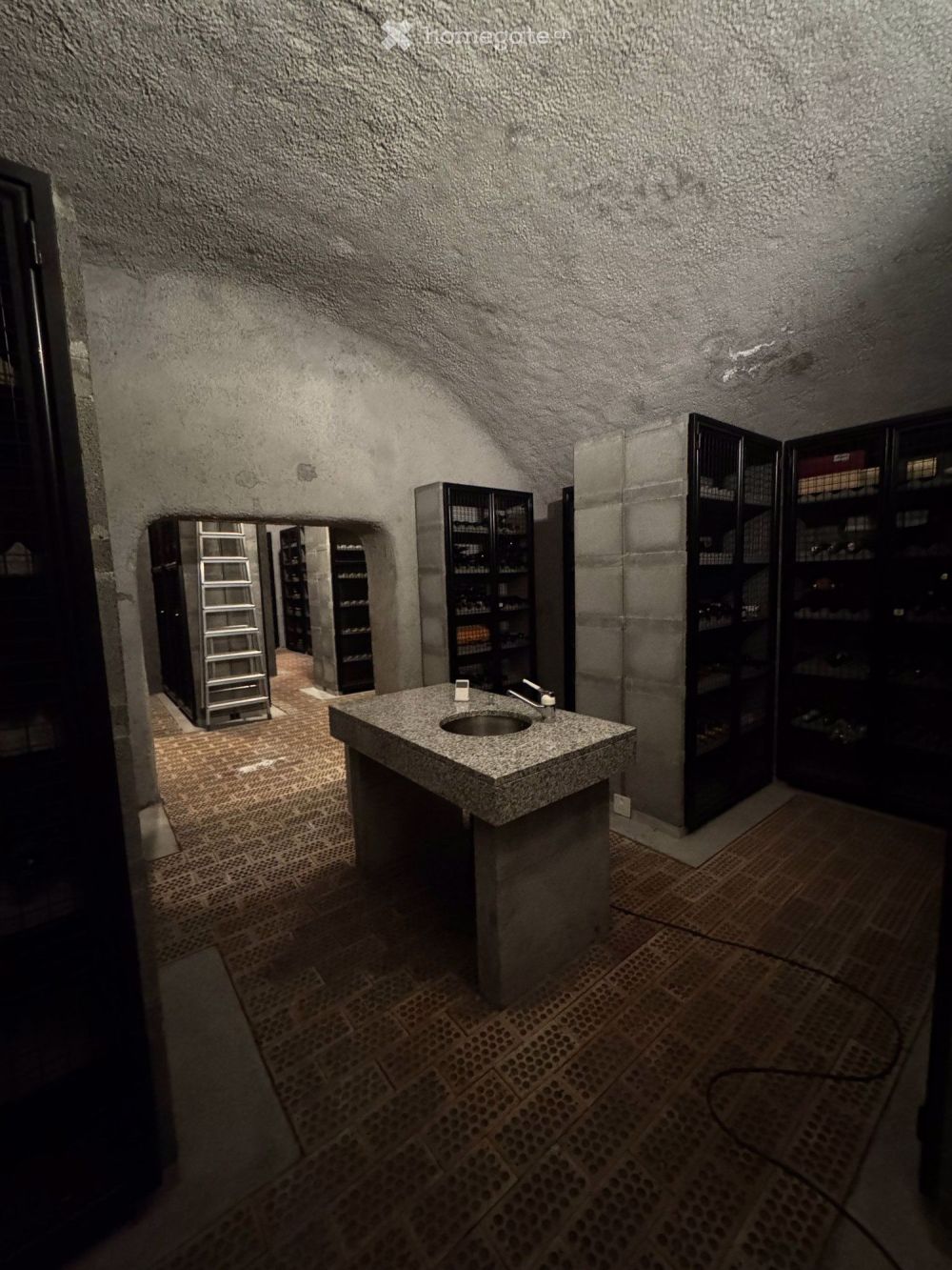 Mitten im Zentrum – erhöht gelegen, mit Seesicht, Weitblick und komplett neu saniert. - Bild 13