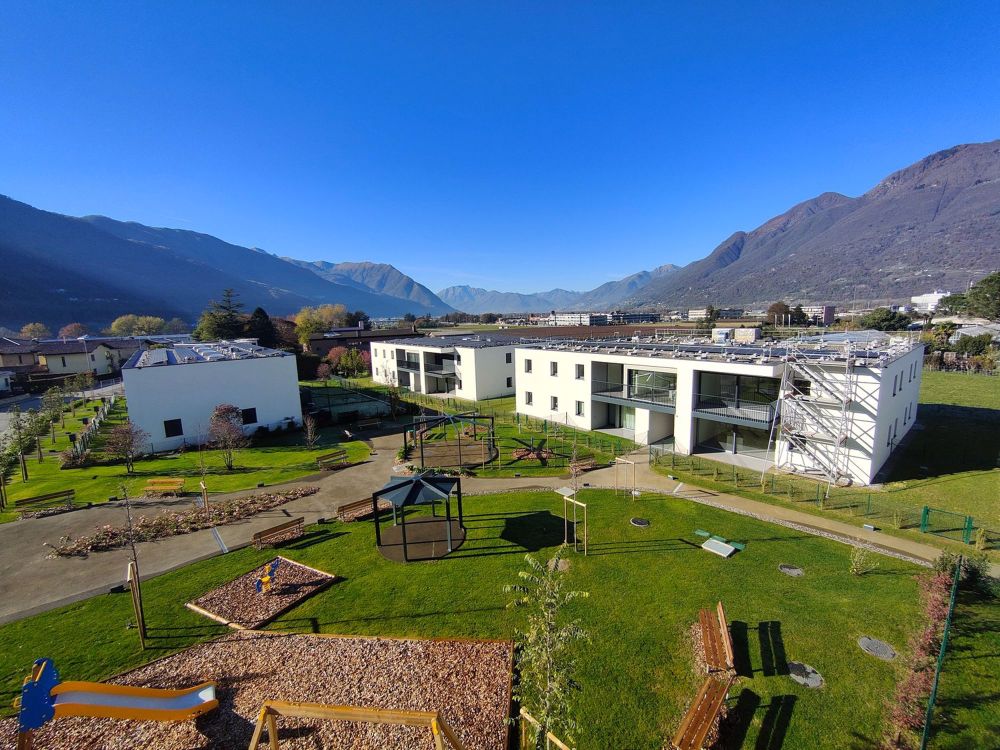 Nuovo appartamento di 3.5 locali, con giardino e vista aperta, Al Guast 23 a Camorino. - Bild 1
