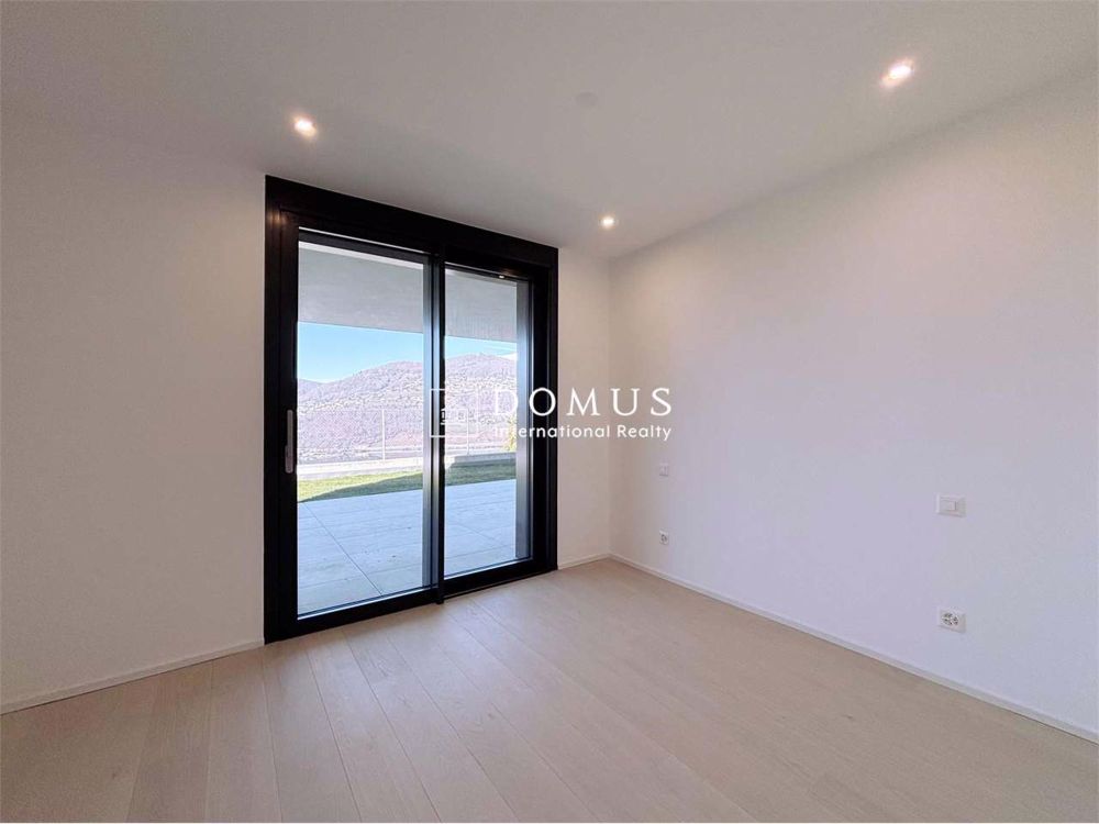 Neu 4.5 mit Garten und Seeblick - Bild 11