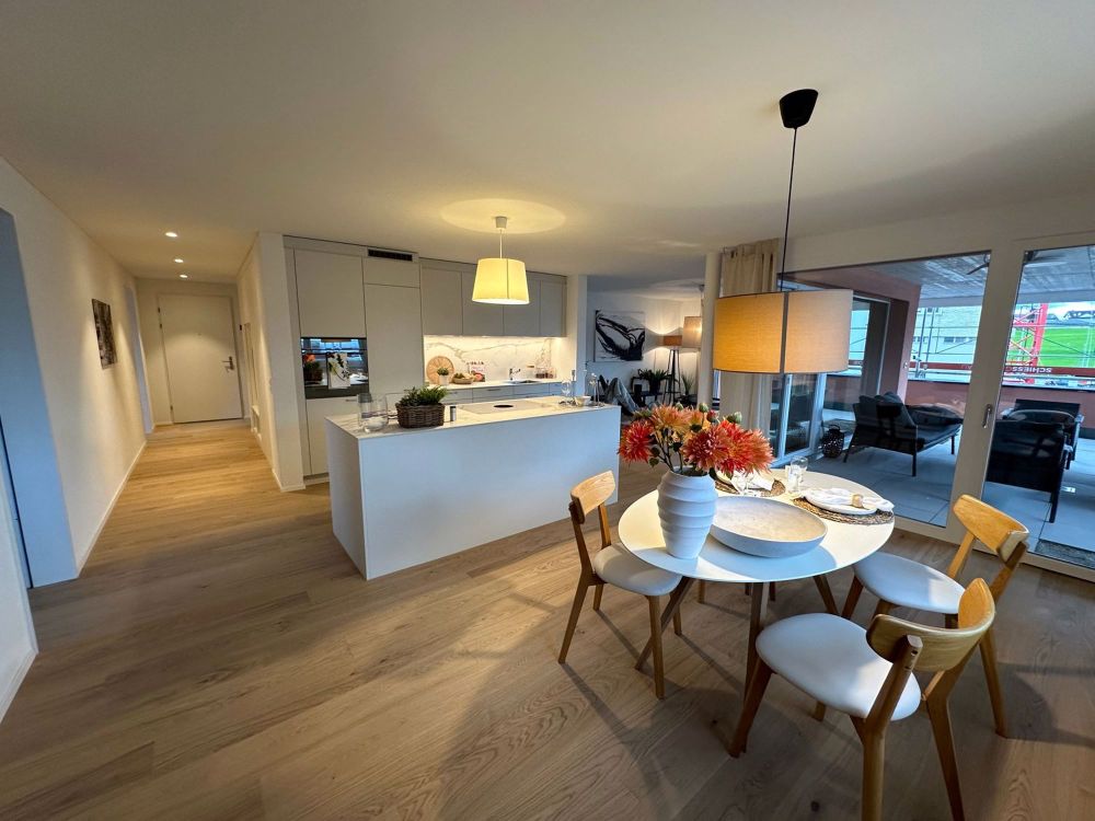 NEUBAU: 4.5-Zimmer-Wohnung mit 45 m² Balkon, sofort bezugsbereit - Bild 10